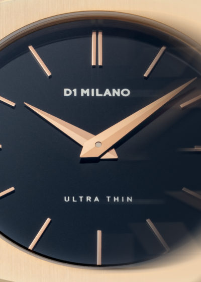 Shooting d'une montre en studio photo, watche D1 Milano réalisé en studio photo à Neuchâtel avec un setdesign lumineux.