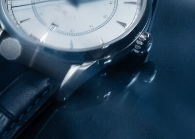Photographie de montre en studio photo, swatch pour certina Quentin Bacchus, shooting photo réalisé à Colombier en Suisse