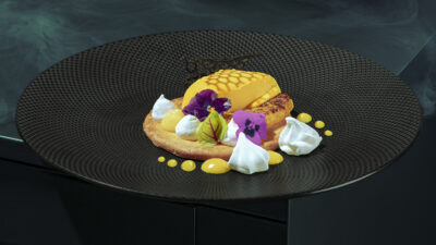 Foodphotography, shooting d'un dessert de glace citron et ananas réalisé en studio photo à Neuchâtel, par le chef cuisinier Glodi de la maison et service traiteur l'Alchimiste.